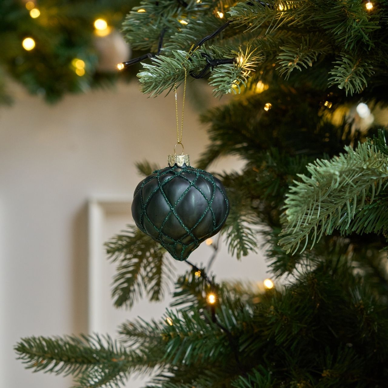 4 Stk. Christbaumkugeln mit Spitze